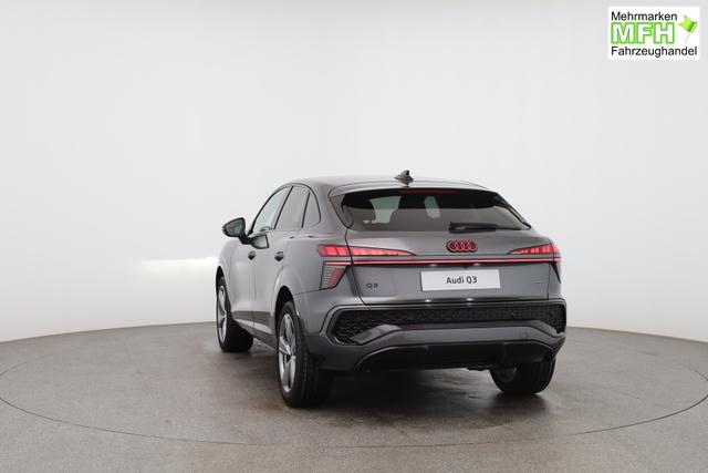 Audi Q3 Sportback Basis 2.0 TFSI quattro (Allrad) 204PS S-Tronic (Automatik), 17" Alufelgen, Elektr. Heckklappe, MMI Navigation plus, Sitzheizung, 3-Zonen-Klimaautomatik, Parksensoren vorn/hinten, M-Lederlenkrad, Tempomat, Virtual Cockpit 