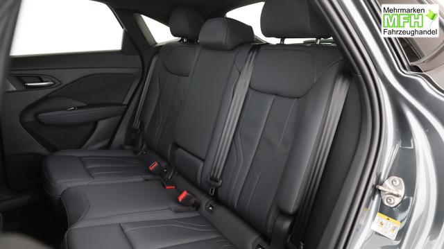 Audi Q3 Sportback Basis 2.0 TFSI quattro (Allrad) 204PS S-Tronic (Automatik), 17" Alufelgen, Elektr. Heckklappe, MMI Navigation plus, Sitzheizung, 3-Zonen-Klimaautomatik, Parksensoren vorn/hinten, M-Lederlenkrad, Tempomat, Virtual Cockpit 