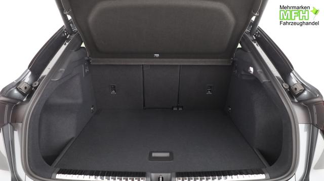 Audi Q3 Sportback Basis 2.0 TFSI quattro (Allrad) 204PS S-Tronic (Automatik), 17" Alufelgen, Elektr. Heckklappe, MMI Navigation plus, Sitzheizung, 3-Zonen-Klimaautomatik, Parksensoren vorn/hinten, M-Lederlenkrad, Tempomat, Virtual Cockpit 