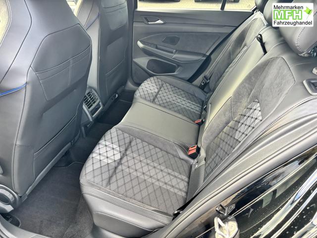 Volkswagen Golf Limited 2.0 TDI 150PS DSG, Metallic, 17" Alu "Nottingham", Keyless, Alarm, Abgedunkelte Scheiben, Adaptiver Tempomat, Sicht-Paket, Digital Cockpit, LED-Scheinwerfer, Radio Ready2Discover 12,9" + Wireless App-Connect, Parksensoren vo/hi, R&uuml;ckfahrkamera, Climatron 