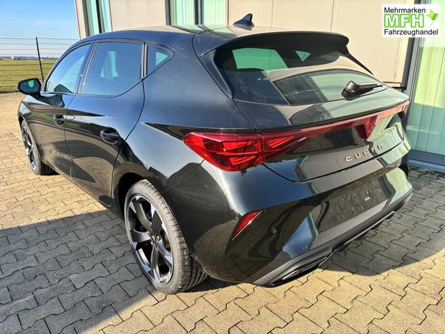 Cupra Leon Basis 1.5 TSI 150PS 6-Gang, 5 Jahre Garantie, SCHWARZ-METALLIC, EDGE-PAKET, WINTER-PAKET, 18" Alufelgen, Voll-LED-Scheinwerfer, 3Z-Climatronic, ACC/Tempomat, Digitales Cockpit, Full Link, Parksensoren v/h, Privacy-Glas, Multifunktions-Lederlenkrad 
