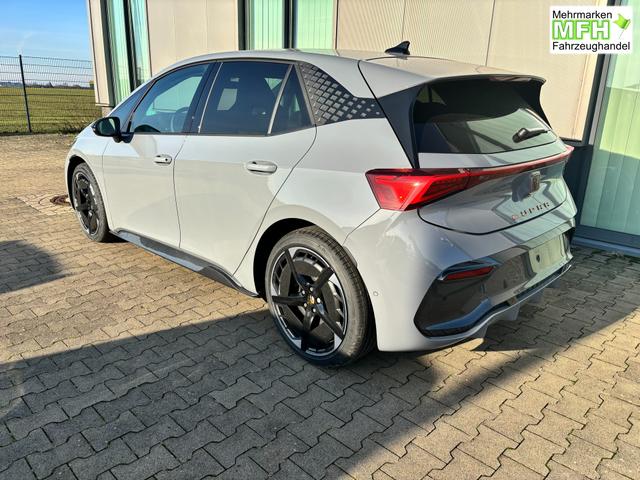 Cupra Born Basis 60 kWh, Systemleistung: 204PS, Reichweite WLTP: 428 km, 5 Jahre Garantie, 19"Alu, Climatronic, Winterpaket, Abgedunkelte Scheiben, NAVI 12,9", ACC, 360&deg; Kamera, Parkassistent inkl. PDC v/h, KESSY, Alarm, M-Lederlenkrad beheizt, Voll-LED-Scheinwerfer 