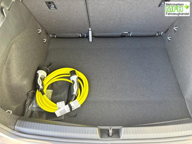 Cupra Born Basis 60 kWh, Systemleistung: 204PS, Reichweite WLTP: 428 km, 5 Jahre Garantie, 19"Alu, Climatronic, Winterpaket, Abgedunkelte Scheiben, NAVI 12,9", ACC, 360&deg; Kamera, Parkassistent inkl. PDC v/h, KESSY, Alarm, M-Lederlenkrad beheizt, Voll-LED-Scheinwerfer 