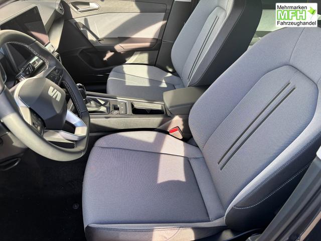 Seat Leon Sportstourer Style 1.5 TSI 115PS, Fjord-Blau, 5 Jahre Garantie, 16" ALU, MATRIX-LED, Privacy-Glas, Winter-Paket, 3-Zonen-Climatronic, ParkAssist, Parksensoren v/h, R&uuml;ckfahrkamera, Radio 10,4" + Full-Link, Tempomat, M-Lederlenkrad, variabler Ladeboden 