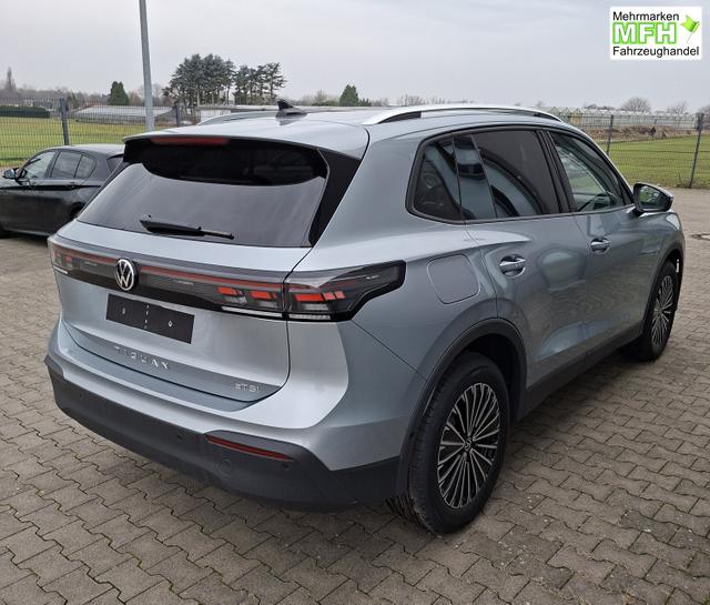 Volkswagen Tiguan LIFE 1.5 eTSI 150PS DSG, Silber-Met, 18" Alu NAPOLI, LED-PLUS-SCHEINWERFER, ELEKTR. HECKKLAPPE, KEYLESS ACCESS, PRIVACY-GLAS, DACHRELING, WINTER-PAKET, ACC, Park Assist, Parksensoren, Kamera, 3-Zonen-Climatronic, Radio/Wireless App-Connect, Digitales Cockpi 