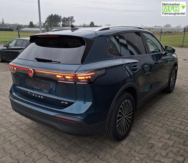 Volkswagen Tiguan LIFE 1.5 eTSI 150PS DSG, Blau-Metallic, 18" Alu NAPOLI, LED-PLUS-SCHEINWERFER, ELEKTR. HECKKLAPPE, KEYLESS ACCESS, PRIVACY-GLAS, DACHRELING, WINTER-PAKET, ACC, Park Assist, Parksensoren, Kamera, 3-Zonen-Climatronic, Radio/Wireless App-Connect, Digitales Cockpi 