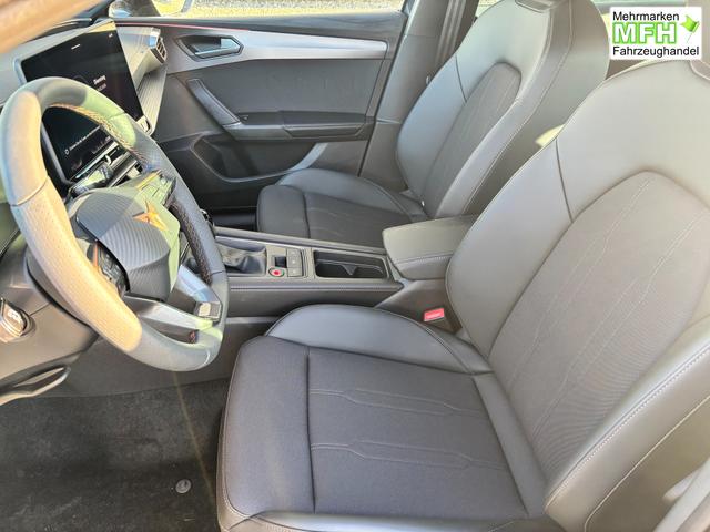 Cupra Leon Sportstourer Basis 1.5 TSI 150PS 6-Gang, 5 Jahre Garantie, AHK SCHWENKBAR, EDGE-PAKET, WINTER-PAKET, Elektr. Heckklappe, Dachreling, 18" Alu, Voll-LED-Scheinwerfer, 3Z-Climatronic, ACC/Tempomat, Digitales Cockpit, Full Link, Parksensoren v/h, Privacy-Glas, M-Lederlenkrad 