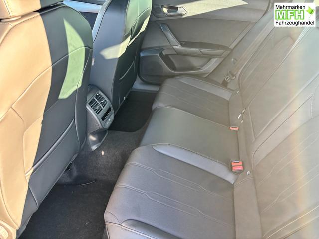 Cupra Leon Sportstourer Basis 1.5 TSI 150PS 6-Gang, 5 Jahre Garantie, AHK SCHWENKBAR, EDGE-PAKET, WINTER-PAKET, Elektr. Heckklappe, Dachreling, 18" Alu, Voll-LED-Scheinwerfer, 3Z-Climatronic, ACC/Tempomat, Digitales Cockpit, Full Link, Parksensoren v/h, Privacy-Glas, M-Lederlenkrad 