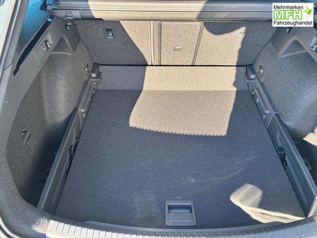 Cupra Leon Sportstourer Basis 1.5 TSI 150PS 6-Gang, 5J Garantie, SCHWARZ-METALLIC, MATRIX-LED, AHK SCHWENKBAR, EDGE-PAKET, DYNAMIC-DESIGN, Elektr. Heckklappe, Dachreling, 18" Alu, Voll-LED-Scheinwerfer, 3Z-Climatronic, ACC/Tempomat, Full Link, Parksensoren v/h, Privacy-Glas 