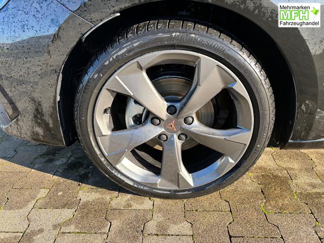 Cupra Leon Sportstourer Basis 1.5 TSI 150PS 6-Gang, 5J Garantie, SCHWARZ-METALLIC, MATRIX-LED, AHK SCHWENKBAR, EDGE-PAKET, DYNAMIC-DESIGN, Elektr. Heckklappe, Dachreling, 18" Alu, Voll-LED-Scheinwerfer, 3Z-Climatronic, ACC/Tempomat, Full Link, Parksensoren v/h, Privacy-Glas 