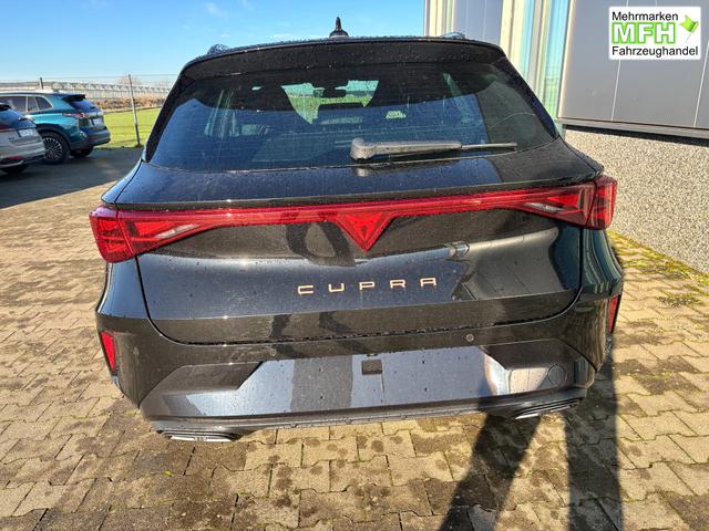 Cupra Leon Sportstourer Basis 1.5 TSI 150PS 6-Gang, 5J Garantie, SCHWARZ-METALLIC, MATRIX-LED, AHK SCHWENKBAR, EDGE-PAKET, DYNAMIC-DESIGN, Elektr. Heckklappe, Dachreling, 18" Alu, Voll-LED-Scheinwerfer, 3Z-Climatronic, ACC/Tempomat, Full Link, Parksensoren v/h, Privacy-Glas 