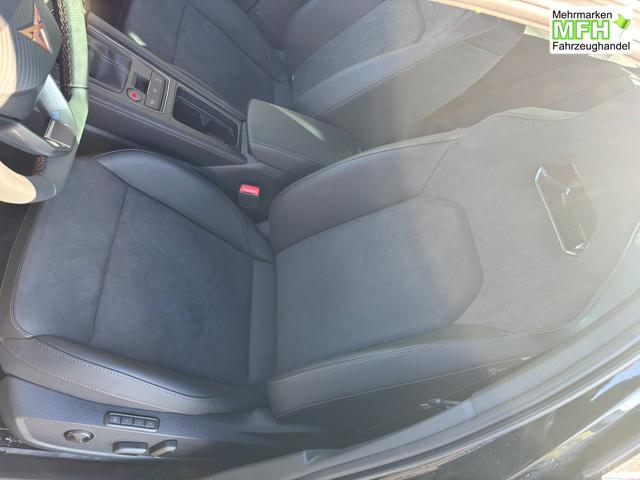 Cupra Leon Sportstourer Basis 1.5 TSI 150PS 6-Gang, 5J Garantie, SCHWARZ-METALLIC, MATRIX-LED, AHK SCHWENKBAR, EDGE-PAKET, DYNAMIC-DESIGN, Elektr. Heckklappe, Dachreling, 18" Alu, Voll-LED-Scheinwerfer, 3Z-Climatronic, ACC/Tempomat, Full Link, Parksensoren v/h, Privacy-Glas 