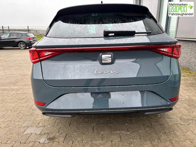 Seat Leon Sportstourer Style 1.5 TSI 115PS, Fjord-Blau, 5 Jahre Garantie, 16" ALU, MATRIX-LED, Privacy-Glas, Winter-Paket, 3-Zonen-Climatronic, ParkAssist, Parksensoren v/h, R&uuml;ckfahrkamera, Radio 10,4" + Full-Link, Tempomat, M-Lederlenkrad, variabler Ladeboden 