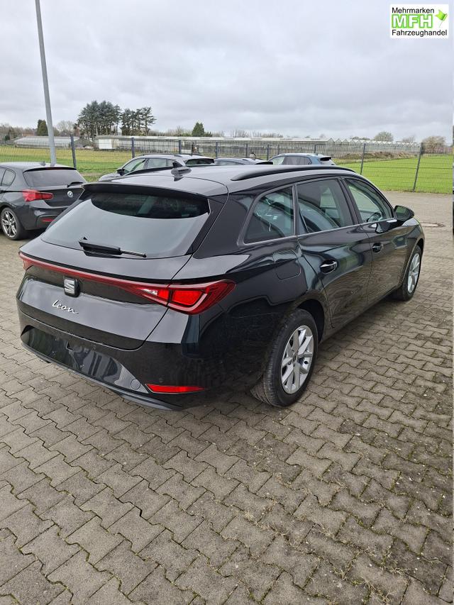 Seat Leon Sportstourer Style 1.5 TSI 115PS, SCHWARZ-METALLIC, 5 Jahre Garantie, 16" ALU, MATRIX-LED, Privacy-Glas, Winter-Paket, 3-Zonen-Climatronic, ParkAssist, Parksensoren v/h, R&uuml;ckfahrkamera, Radio 10,4" + Full-Link, Tempomat, M-Lederlenkrad, variabler Ladeboden 