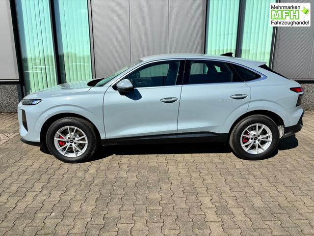 Audi Q3 Sportback Basis 2.0 TFSI quattro (Allrad) 204PS S-Tronic (Automatik), 17" Alufelgen, Elektr. Heckklappe, MMI Navigation plus, Sitzheizung, 3-Zonen-Klimaautomatik, Parksensoren vorn/hinten, M-Lederlenkrad, Tempomat, Virtual Cockpit 