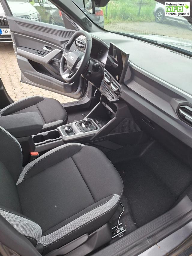 Dacia Duster Journey hybrid-G 150 (Benzin+LPG) 4x4 (ALLRAD) AUTOMATIK, GRAU-MET+WINTER-PAKET (Vordersitze/Lenkrad/Frontscheibe beheizt) + PARKING-PAKET (Toter-Winkel-Assistent, 360&deg;-Kamera, Parksensoren vorn), hinten, Klimaautomatik, Tempomat, NAVI, 18" ALU 