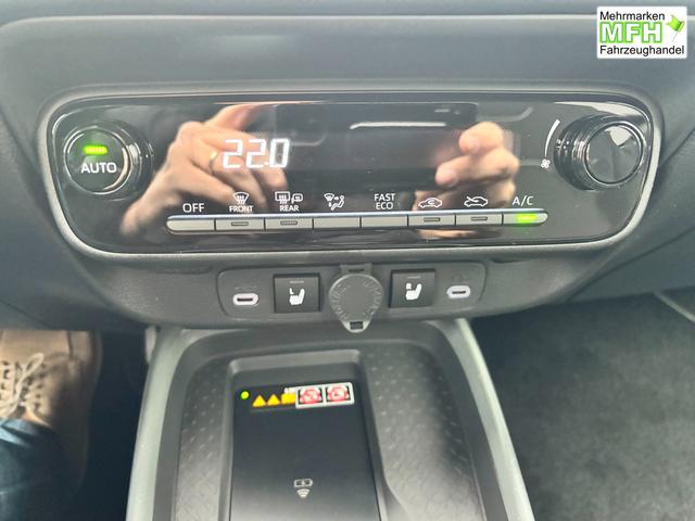 Toyota Aygo X Pulse 1.5 Hybrid 115PS CVT/AUTOMATIK, 3 Jahre Garantie, 17" Alufelgen, Metallic/Dach schwarz, Privacy-Glas, Sitzheizung, R&uuml;ckfahrkamera, Klimaautomatik, Audiosystem 9" + Smartphone-Integration, Lederlenkrad, ACC, ZV mit Fernbedienung, LED-Scheinwerfer 