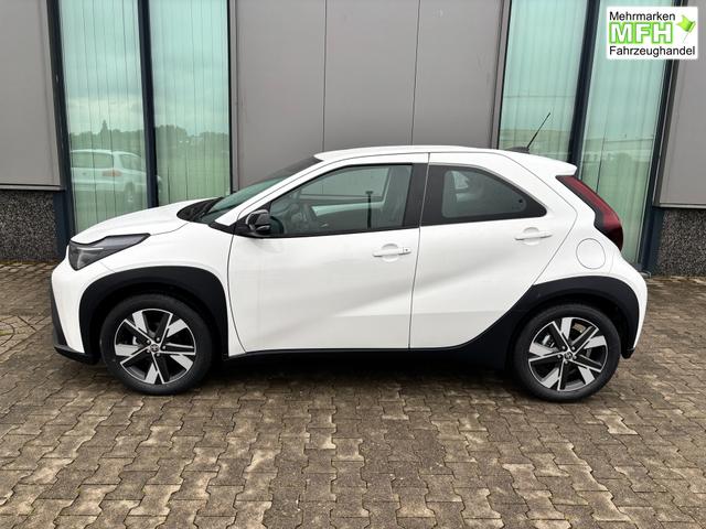 Toyota Aygo X Pulse 1.5 Hybrid 115PS CVT/AUTOMATIK, 3 Jahre Garantie, 17" Alufelgen, Metallic/Dach schwarz, Privacy-Glas, Sitzheizung, R&uuml;ckfahrkamera, Klimaautomatik, Audiosystem 9" + Smartphone-Integration, Lederlenkrad, ACC, ZV mit Fernbedienung, LED-Scheinwerfer 