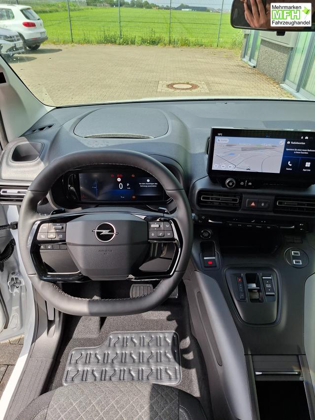 Opel Combo N1 Edition 1.5 Diesel 130PS AUTOMATIK, 5-Sitzer, Karbon-Schwarz Metallic, NAVI, Parksensoren hinten, R&uuml;ckfahrkamera, KEYLESS, 2-Zonen-Klimaautomatik, Schiebet&uuml;re links/rechts, 16" Alu, Abgedunkelte Scheiben Tempomat, IntelliLux Matrix-Licht 