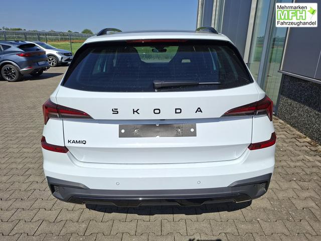 Skoda Kamiq Monte Carlo 1.5 TSI 150PS DSG (AUTOMATIK), MOON-WHITE PERLEFFEKT, PANORAMDACH, MATRIX-LED, SITZHEIZUNG, Sport-M-Lederlenkrad beheizt, SunSet, 2Z-Climatronic, Parksensoren vorn/hinten, R&uuml;ckfahrkamera, Kessy, Radio 8,25"+SmartLink, Virtual Cockpit, 17" Alu, Tempomat 