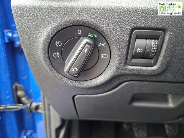 Skoda Fabia Extra 1.0 80PS, 5 Jahre Garantie, Energy-Blau, Klimaanlage, Parksensoren hinten, Infotainment 8", Virtual Cockpit, LED-Scheinwerfer, Nebelscheinwerfer, Wireless SmartLink (Navi-Funktion &uuml;ber Smartphone), Armlehne vorn, Fu&szlig;matten 
