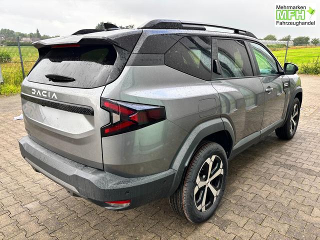 Dacia Bigster Journey FULL-HYBRID 155 (Benzin+Elektro), GRAU-METALLIC/DACH SCHWARZ, BEHEIZTE FRONTSCHEIBE, SITZHEIZUNG, LENRADKRADHEIZUNG, TOTER-WINKEL-ASSISTENT, PARKSENSOREN VORN/HINTEN, MULTIVIEW-KAMERA, 18" ALUFELGEN, PRIVACY-GLAS, NAVIGATION, ELEKTR. HECKKLAPPE, ACC 