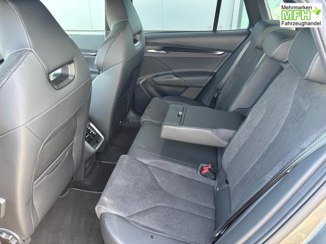 Skoda Elroq Selection 19" Alufelgen, 2-Zonen-Climatronic, Sitzheizung, Parksensoren vorn/hinten, R&uuml;ckfahrkamera, SunSet, Infotainment 13" + NAVIGATION, Beheizbares M-Lederlenkrad, Alarm, Dachreling 