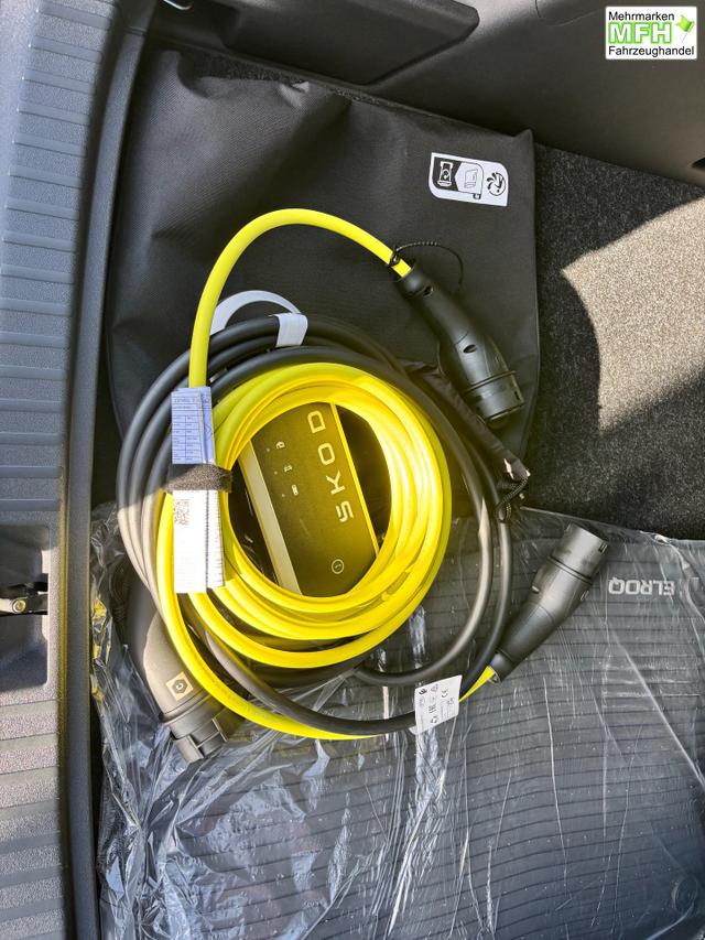 Skoda Elroq Selection 19" Alufelgen, 2-Zonen-Climatronic, Sitzheizung, Parksensoren vorn/hinten, R&uuml;ckfahrkamera, SunSet, Infotainment 13" + NAVIGATION, Beheizbares M-Lederlenkrad, Alarm, Dachreling 