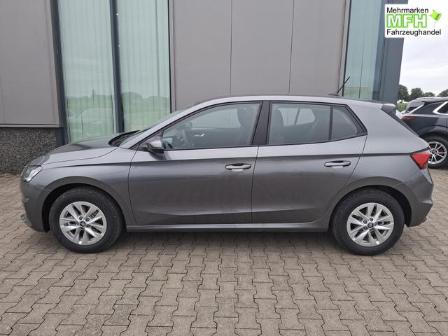 Skoda Fabia Extra Plus 1.0 TSI 116PS, 5 Jahre Garantie, GRAPHIT-GRAU METALLIC, CLIMATRONIC, BEHEIZTE FRONTSCHEIBE, SITZHEIZUNG, M-Lederlenkrad BEHEIZT, 15" ALU, Parksensoren hinten, R&uuml;ckfahrkamera, Infotainment 8", Virtual Cockpit, Tempomat, NSW, Wireless SmartLink 