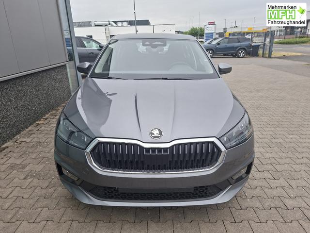 Skoda Fabia Extra Plus 1.0 TSI 116PS, 5 Jahre Garantie, GRAPHIT-GRAU METALLIC, CLIMATRONIC, BEHEIZTE FRONTSCHEIBE, SITZHEIZUNG, M-Lederlenkrad BEHEIZT, 15" ALU, Parksensoren hinten, R&uuml;ckfahrkamera, Infotainment 8", Virtual Cockpit, Tempomat, NSW, Wireless SmartLink 