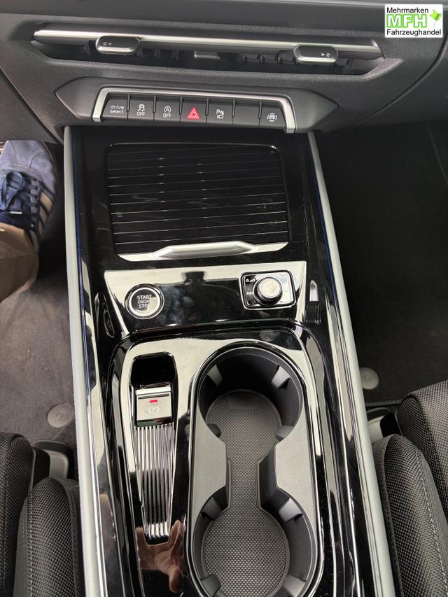 Audi Q3 Basis 2.0 TSI 204PS quattro (Allrad), 5 JAHRE GARANTIE, Technopaket PLUS, Metallic, Anh&auml;ngerkupplung, PANORAMADACH, DIGITALE MATRIX, Exterieur+Interieur S line Paket, 20" ALU 5-Speichen-Tripod, PRIVACY-Glas, SPORTPAKET, Exterieurpaket schwarz, Dynamikpaket 