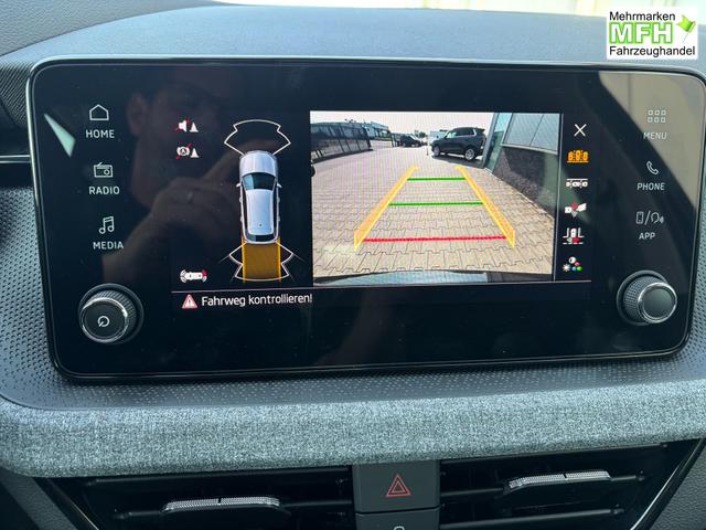 Skoda Kamiq Selection 1.0 TSI 115PS, 5J GARANTIE, Grau-METALLIC, ELEKTR. HECKKLAPPE, ANH&Auml;NGERKUPPLUNG, BEH. FRONTSCHEIBE, Sitzheizung, Lenkradheizung, Ladeboden var, ACC, SIDE Assist, Virtual Cockpit 10", Parksensoren v/h, Kamera, KESSY, Privacy-Glas, 16" Alu, Climatronic 