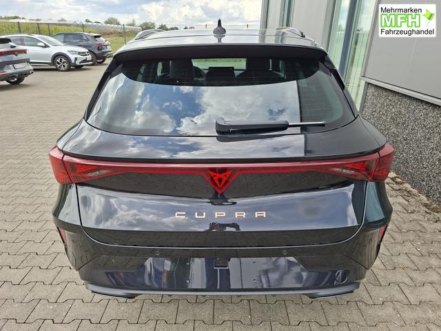 Cupra Leon Sportstourer Basis 1.5 eTSI 150PS DSG (AUTOMATIK), GRAU-MET, ANH&Auml;NGERKUPPLUNG, ELEKTR. HECKKLAPPE, KESSY, ALARM, R&Uuml;CKFAHRKAMERA, 18" Alu, Sitzheizung, M-Lederlenkrad beheizt, Parksensoren vorne und hinten, Adaptiver Tempomat, 3-Zonen-Climatronic, Radio 12,9" + Full Link 