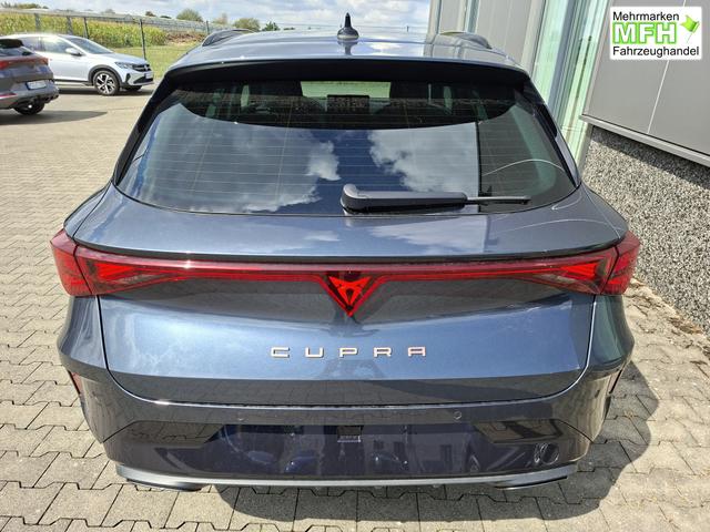 Cupra Leon Sportstourer Basis 1.5 eTSI 150PS DSG (AUTOMATIK), GRAU-MET, ANH&Auml;NGERKUPPLUNG, ELEKTR. HECKKLAPPE, KESSY, ALARM, R&Uuml;CKFAHRKAMERA, 18" Alu, Sitzheizung, M-Lederlenkrad beheizt, Parksensoren vorne und hinten, Adaptiver Tempomat, 3-Zonen-Climatronic, Radio 12,9" + Full Link 
