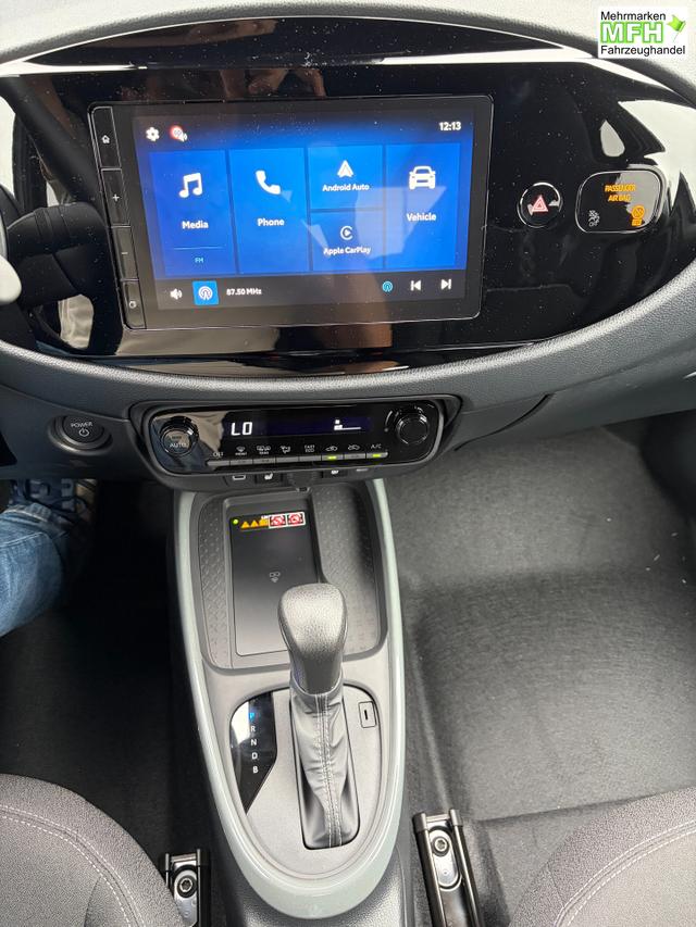 Toyota Aygo X Pulse 1.5 Hybrid 115PS CVT/AUTOMATIK, 3 Jahre Garantie, 17" Alufelgen, Uni-Lackierung Tarragon /Dach schwarz, Privacy-Glas, Sitzheizung, R&uuml;ckfahrkamera, Klimaautomatik, Audiosystem 9" + Smartphone-Integration, Lederlenkrad, ACC, ZV mit Fernbedienung 
