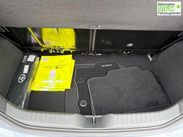 Toyota Aygo X Play 1.5 Hybrid 115PS CVT/AUTOMATIK, Celestite Grey Metallic , 3 Jahre Garantie, 17" Alufelgen, Sitzheizung, R&uuml;ckfahrkamera, Klimaautomatik, Audiosystem 9" + Smartphone-Integration, Lederlenkrad, ACC, ZV mit Fernbedienung 