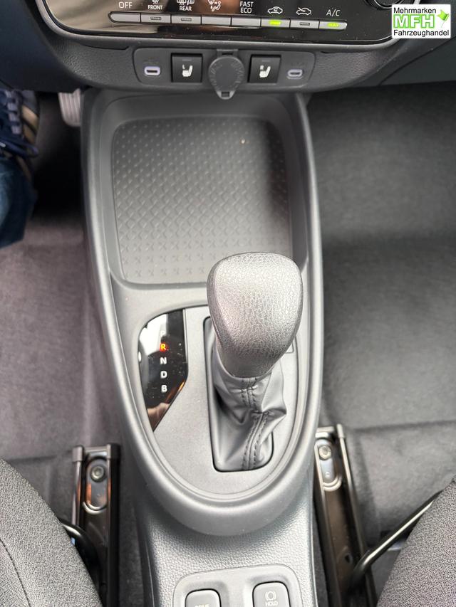 Toyota Aygo X Play 1.5 Hybrid 115PS CVT/AUTOMATIK, Celestite Grey Metallic , 3 Jahre Garantie, 17" Alufelgen, Sitzheizung, R&uuml;ckfahrkamera, Klimaautomatik, Audiosystem 9" + Smartphone-Integration, Lederlenkrad, ACC, ZV mit Fernbedienung 