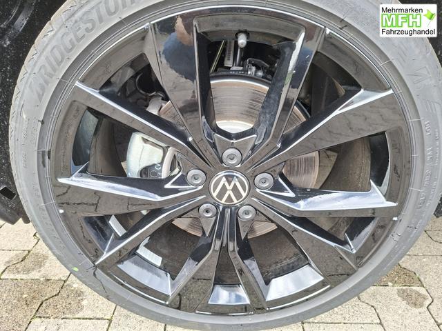 Volkswagen T-Roc Style Modell 2025, 1.5 TSI 150PS DSG, Schwarz-Met, Elektr. Heckklappe, ACC, Virtual Cockpit, Climatronic, ParkAssist, Parksensoren v/h, R&uuml;ckfahrkamera, Sitzheizung, Privacy-Glas, M-Lederlenkrad beheizt, 19" ALU "Misano" schwarz, IQ LIGHT MATRIX, Keyless 