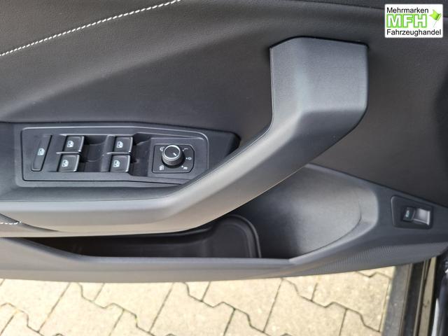 Volkswagen T-Roc Style Modell 2025, 1.5 TSI 150PS DSG, Schwarz-Met, Elektr. Heckklappe, ACC, Virtual Cockpit, Climatronic, ParkAssist, Parksensoren v/h, R&uuml;ckfahrkamera, Sitzheizung, Privacy-Glas, M-Lederlenkrad beheizt, 19" ALU "Misano" schwarz, IQ LIGHT MATRIX, Keyless 