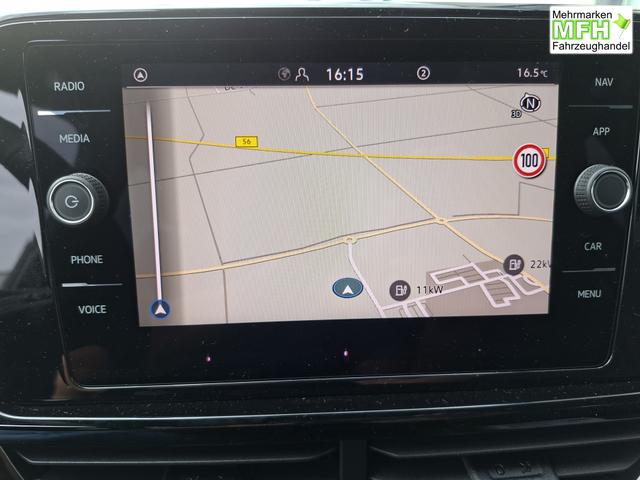 Volkswagen T-Roc Style Modell 2025, 1.5 TSI 150PS DSG, Schwarz-Met, Elektr. Heckklappe, ACC, Virtual Cockpit, Climatronic, ParkAssist, Parksensoren v/h, R&uuml;ckfahrkamera, Sitzheizung, Privacy-Glas, M-Lederlenkrad beheizt, 19" ALU "Misano" schwarz, IQ LIGHT MATRIX, Keyless 