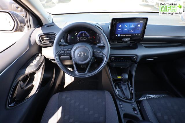 Toyota Yaris LED DigiC Privacy ACC Kam 16"LM CarPlay 