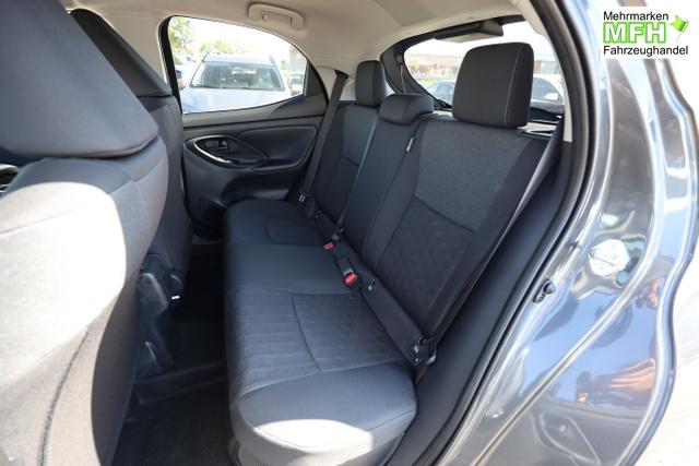 Toyota Yaris LED DigiC Privacy ACC Kam 16"LM CarPlay 