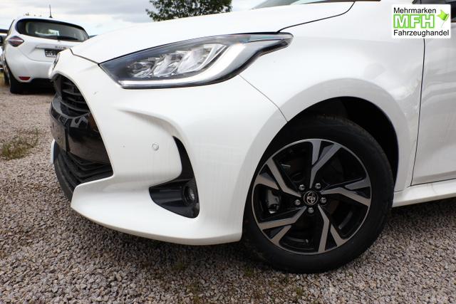 Toyota Yaris LED DigiC Privacy ACC Kam 16"LM CarPlay 