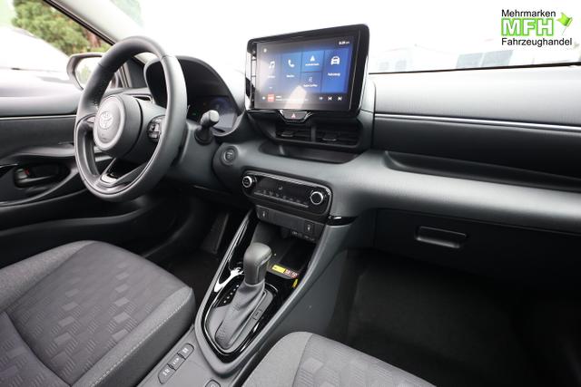 Toyota Yaris LED DigiC Privacy ACC Kam 16"LM CarPlay 