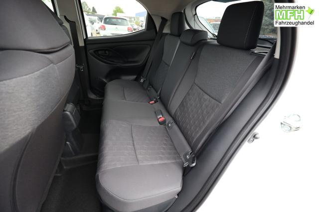 Toyota Yaris LED DigiC Privacy ACC Kam 16"LM CarPlay 