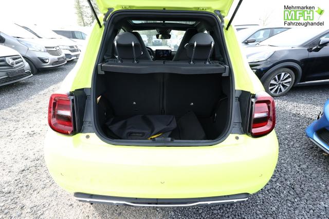 Abarth 500e Turismo 42 kWh LED Pano Nav JBL SHZ Kam PDC 