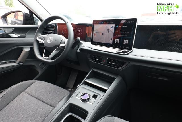 Volkswagen Tiguan DSG LED+ Pano Nav 5JGar IQ.DRIVE LM18Z 
