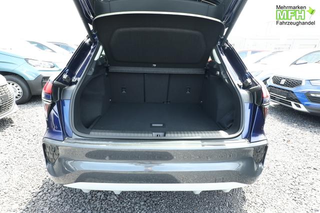 Audi Q3 Intense Tech LED+ KlimaP MMI+ Keyl PrivG 18Z eHK PDC+ 