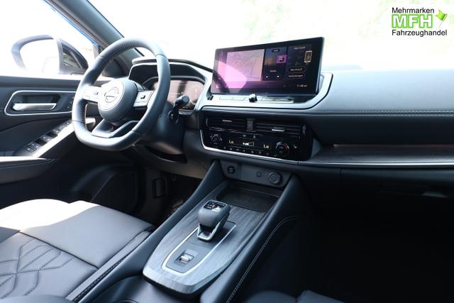 Nissan Qashqai Tekna Pano HUD el.Heckk LED+ ACC SHZ Nav 