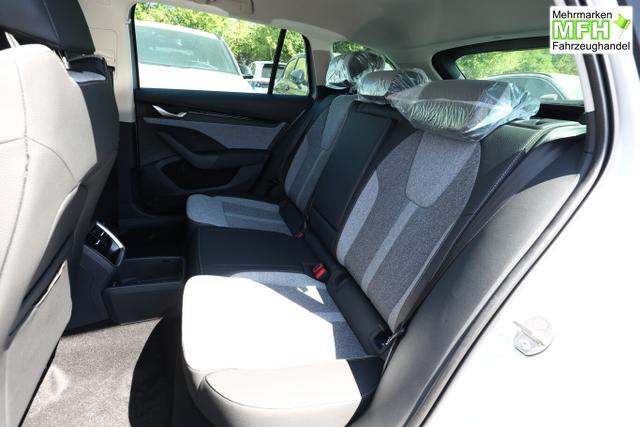 Skoda Octavia Combi Selection DSG Selec Matrix HUD Nav ACC Kessy 